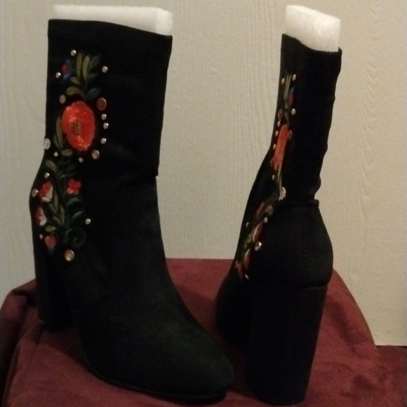NIB MIDWAY LENGTH FAUX SUEDE BOOTS WITH EMBROIDERY IN BLACK SZ 39, 40 - Picture 3 of 10